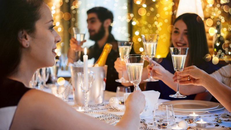 como-vestir-para-la-cena-de-navidad-de-la-empresa-¡consejos-para-triunfar!