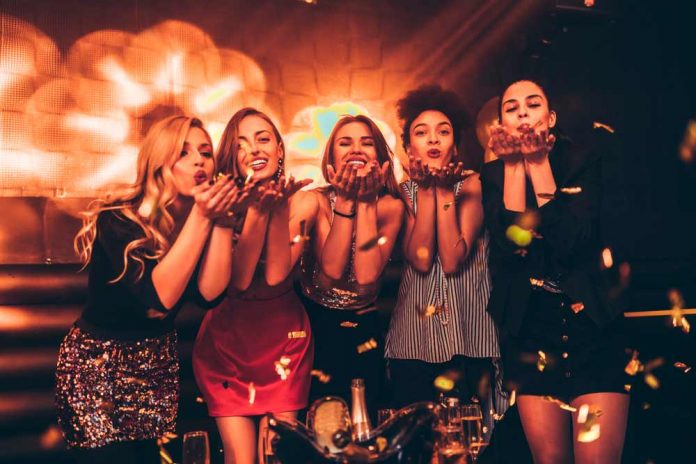 dress-code-de-pacha-barcelona,-esta-es-la-mejor-vestimenta-para-entrar